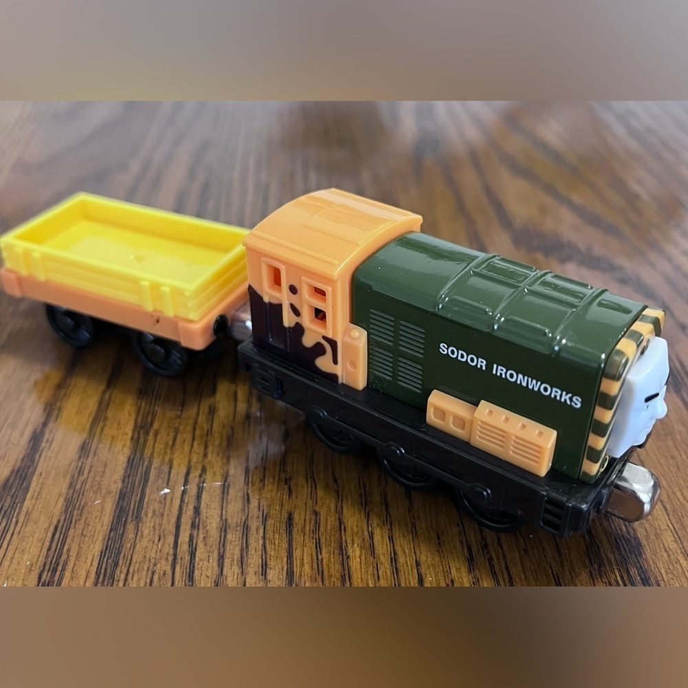 Thomas The Train IRON ARRY &‎ Railway Car DieCast Metal Take N Play